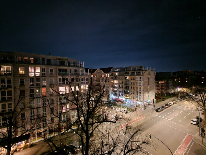 Auch bei der Superweitwinkelkamera gibt es zum Galaxy S22+ keinen nennenswerten Unterschied. (Bild: Tobias Költzsch/Golem.de)